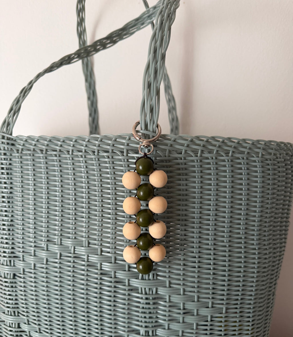 Beaded Bag Charm - Khaki et Natural