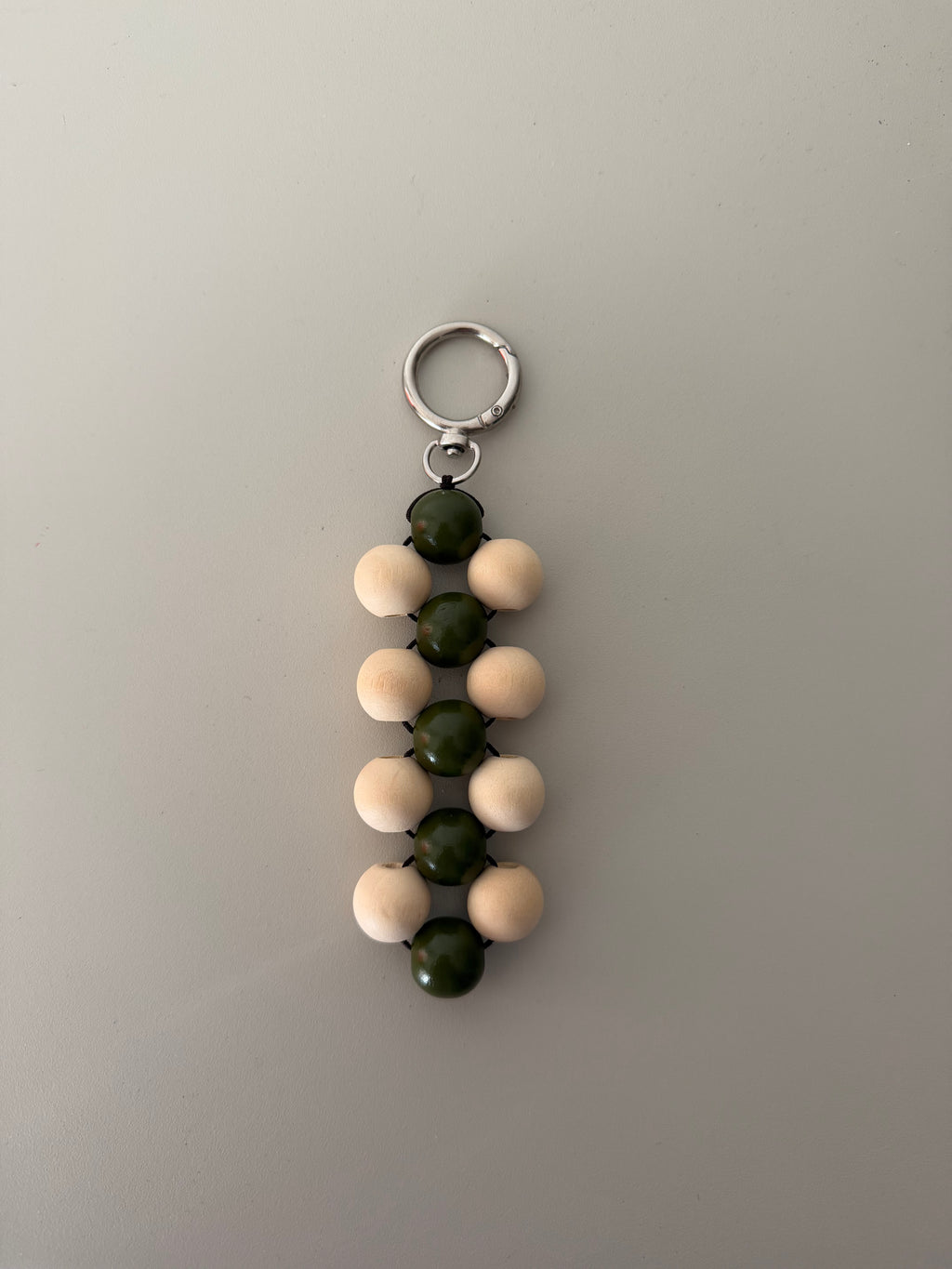 Beaded Bag Charm - Khaki et Natural